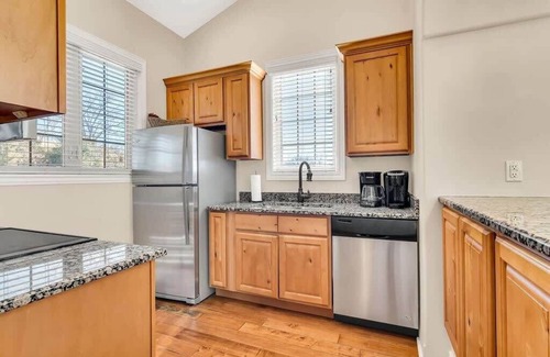 Indian Point Condo | Penthouse Condo minutes from Silver Dollar City!