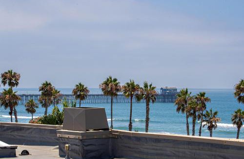 Townsite House | Penthouse Condo w/Panoramic Ocean Views at Beach Resort