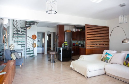 Oroklini Apartment | Penthouse Duplex overlooking the Mediterranean