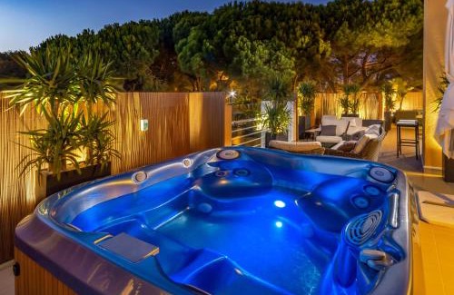 Cascais Apartment | Penthouse Duplex Rooftop Jacuzzi 4 Rooms 6 beds 8 Persons
