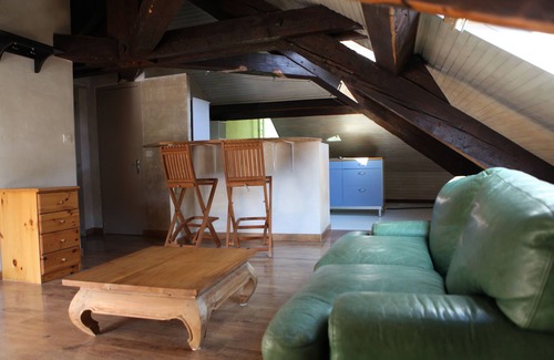 Saint-Martin-d'Uriage Apartment | Penthouse apartment facing Uriage park