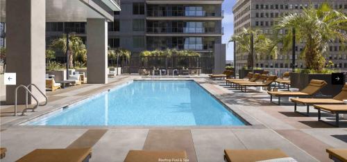 Civic Core Apartment | Penthouse High-Rise Ocean & City Views