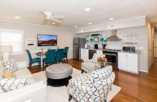 Blowing Rock House | Penthouse on Main B Upscale 2BR/2BA Penthouse on Main Street in Blowing Rock