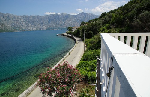 Donji Stoliv Villa | PENTHOUSE STOLIV 14 beds SPA/POOL 5 m/sea Priv.Jetty Pebble Beach Sunbeds