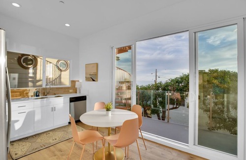 Mussel Shoals House | Penthouse Surfside Oasis in Mussel Shoals