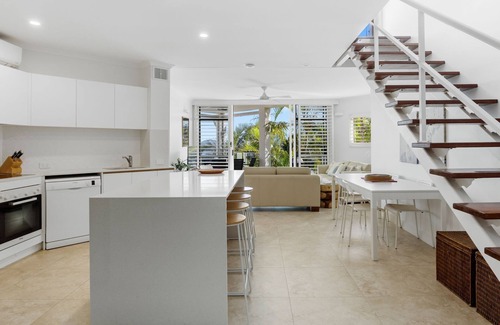 Noosa Heads Apartment | Penthouse - Unit 5 - 76 Upper Hastings Street