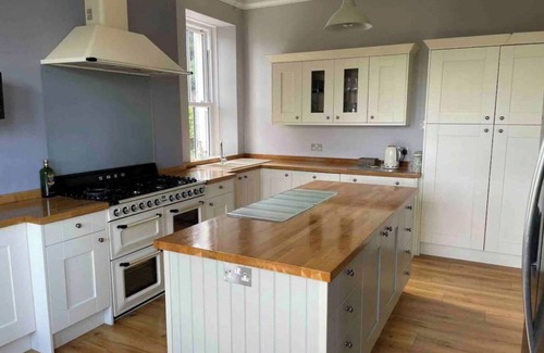 Pentrefelin House | Penybryn - Overlooking the Towy valley