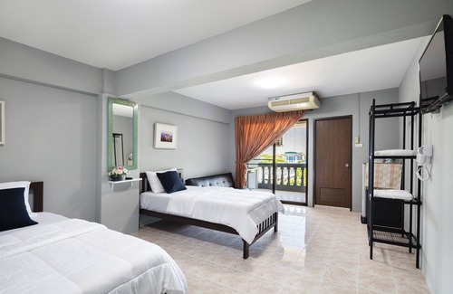 Bang Khae Nuea Hotel | Penyos Suite