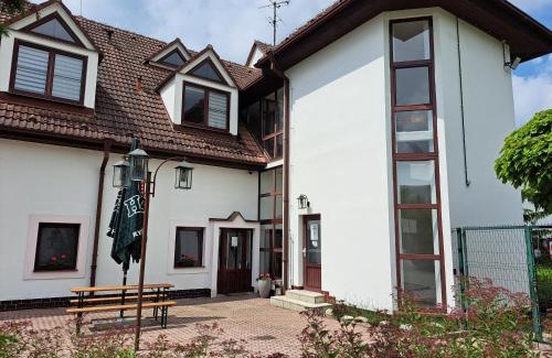 Dobrovice House | Penzion Škubánek