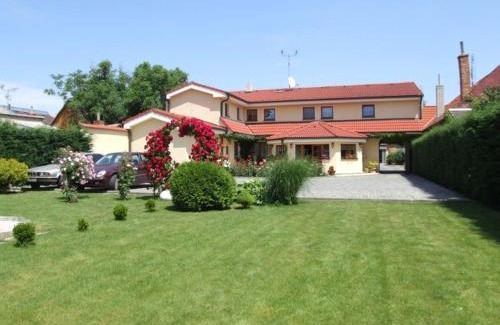 Pezinok House | Penzion 77 - Garni