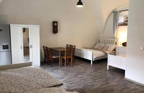 Hluboka nad Vltavou House | Penzion a hospoda Na statku