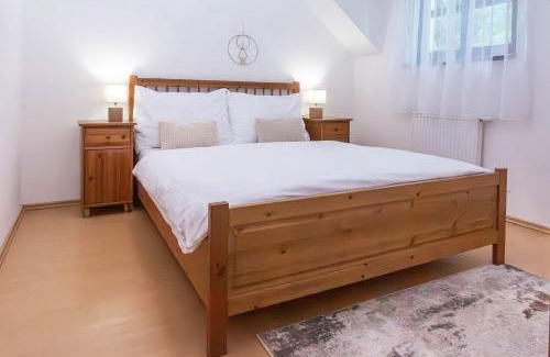 Horni Slavkov House | Penzion Na Lukách