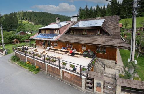 Velke Karlovice House | Penzion pod Pralesem