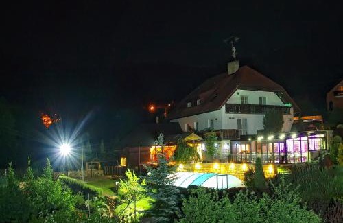 Vsetin House | Penzion V Hluboké a Department Glamp