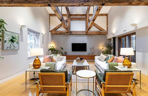 South Bank House | Pepys House A Modern Touch of History