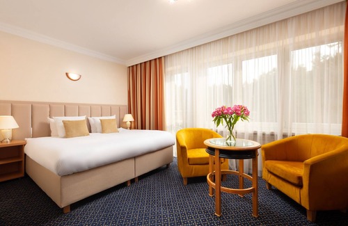 Nadarzyn Hotel | Perła Leśna
