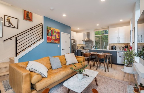 Broadway House | Perch - Belmont Boutique 4: Spacious Townhome w/Rooftop Views