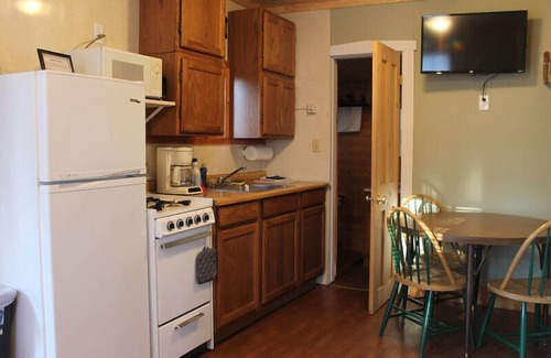 Fremont House | Perch Cabin - Waterfront resort on Fremont Wolf River