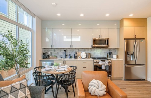 Squire Park House | Perch - Trendy hideaway near Seattle's heart. Take in the Mt Rainier views!
