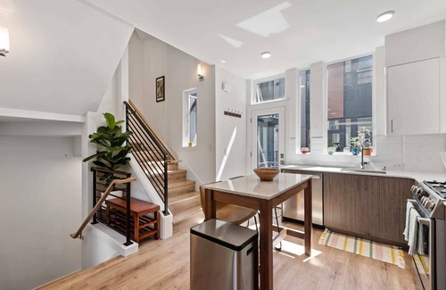 Broadway House | Perch - Urban Abode 22: Modern & Stylish Townhome; Heart of Capitol Hill