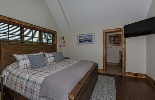 Elk Park House | Peregrine's Perch at Eagles Nest