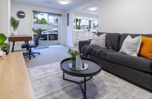 Burnside Apartment | Perfect 1-Bedroom Retreat Near the Airport