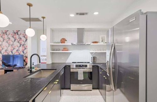 Oak Lawn House | Perfect 2 BR Uptown Dallas
