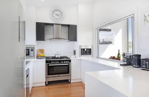 Lake Illawarra House | Perfect Beach and Lake House