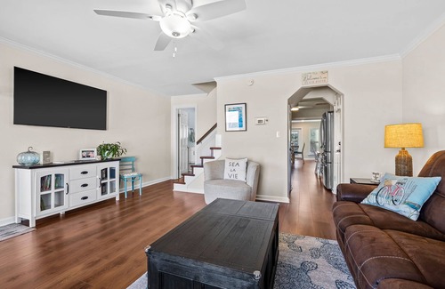 Chic's Beach House | Perfect Beach Getaway Spot and Great For Families