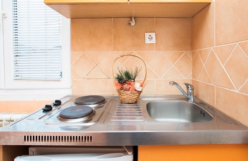 Prijevor Apartment | Perfect Budva Stay Near the Sea & Aqua Park - - Triple Studio 2/4