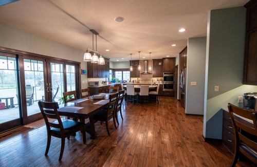 Butte Des Morts House | Perfect EAA Rental for a large group less than 10 miles from EAA!
