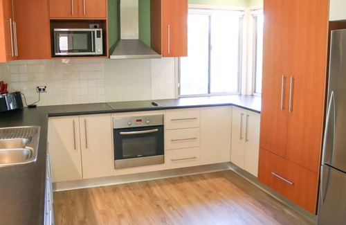 Urangan House | Perfect Family Holiday Home Right On The Esplanade - CoastHM