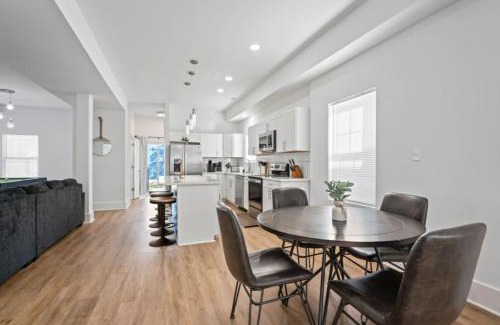 Indianapolis House | Perfect for large groups