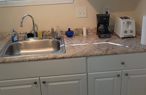 Rome Apartment | Perfect for one or two people . Great location. Close to both hospitalsnnnnn nnn