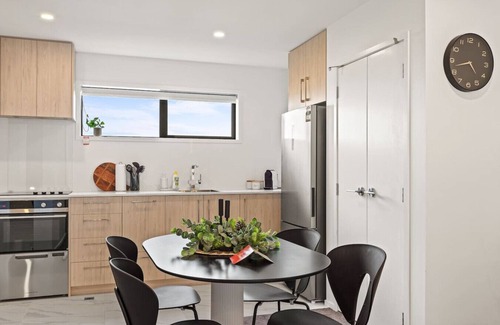 Mount Albert House | Perfect For You and Your Family!