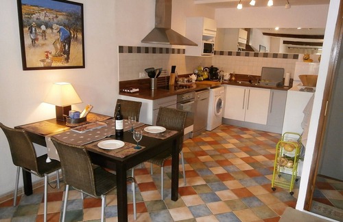 Saint-Chinian Apartment | Perfect get away on the square in Saint-Chinian with famous wine