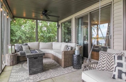 Lake Ripley House | Perfect get away Lake Ripley Lake House
