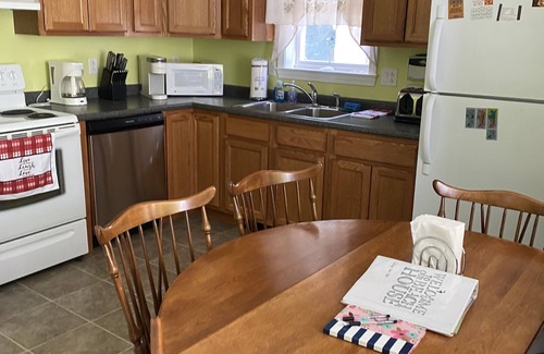Moody Cottage | Perfect Getaway! Right across from Main Club House & Pool Beach Dreams unit #250