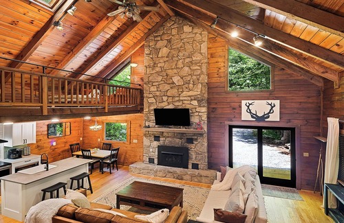 Maggie Valley Cabin | Perfect Getaway Surrounded by Nature in Maggie Valley NC!