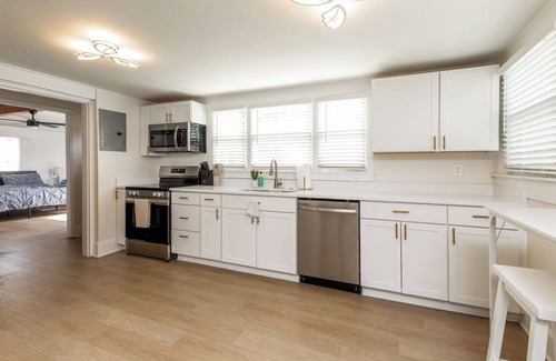 Greensboro House | Perfect GSO Location; Hot Tub;Gym w/Sauna;Playset