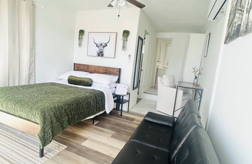 National City House | Perfect guesthouse near Downtown San Diego