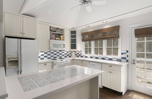 Clearwater Beach House | Perfect Hamptons Beach Retreat Saltwater Pool - Walk to Private Beach