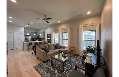 Foster Heights House | Perfect hangout 2-bedroom home with a pool