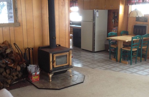Northwoods Beach House | Perfect Hayward Cabin