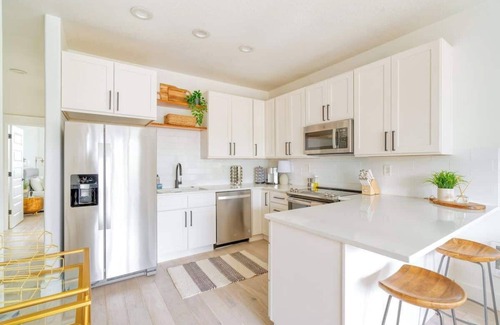 Hosford-Abernethy House | Perfect Ladd's Addition Loft ~ Breweries & Bars
