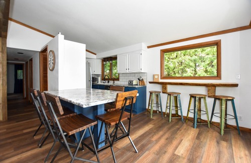 Wautoma House | Perfect LakeHome w/Amazing Views of Big Silver Lake w/Kayaks Hot tub &Maui Mat