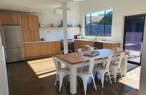 Yarrawonga House | Perfect Large Multi Family Accommodation with Pool