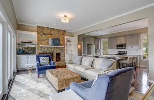 West Point House | Perfect large river retreat -views, bunkroom, firepit, playset -by Williamsburg!