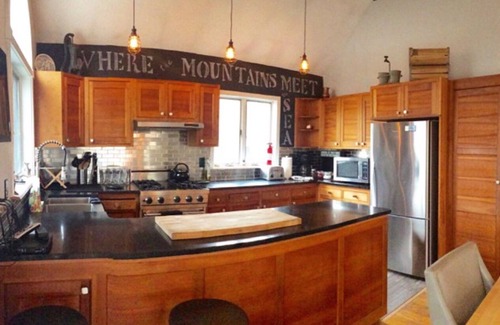 Camden House | Perfect location ! Harbor Breeze is on Camden Harbor & walking distance to town