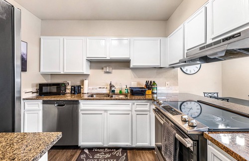 Edgewater Condo | Perfect Location! Private Condo Near Sloan's Lake